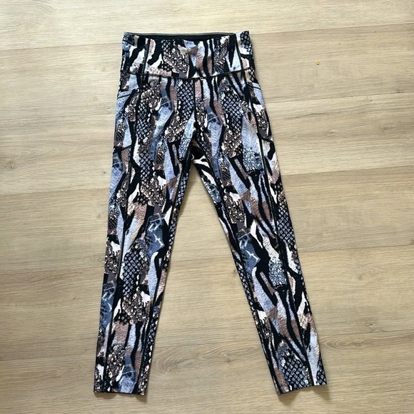 🆕 CALVIN KLEIN PERFORMANCE LEGGINGS Blue animal print size small - Picture 4 of 8
